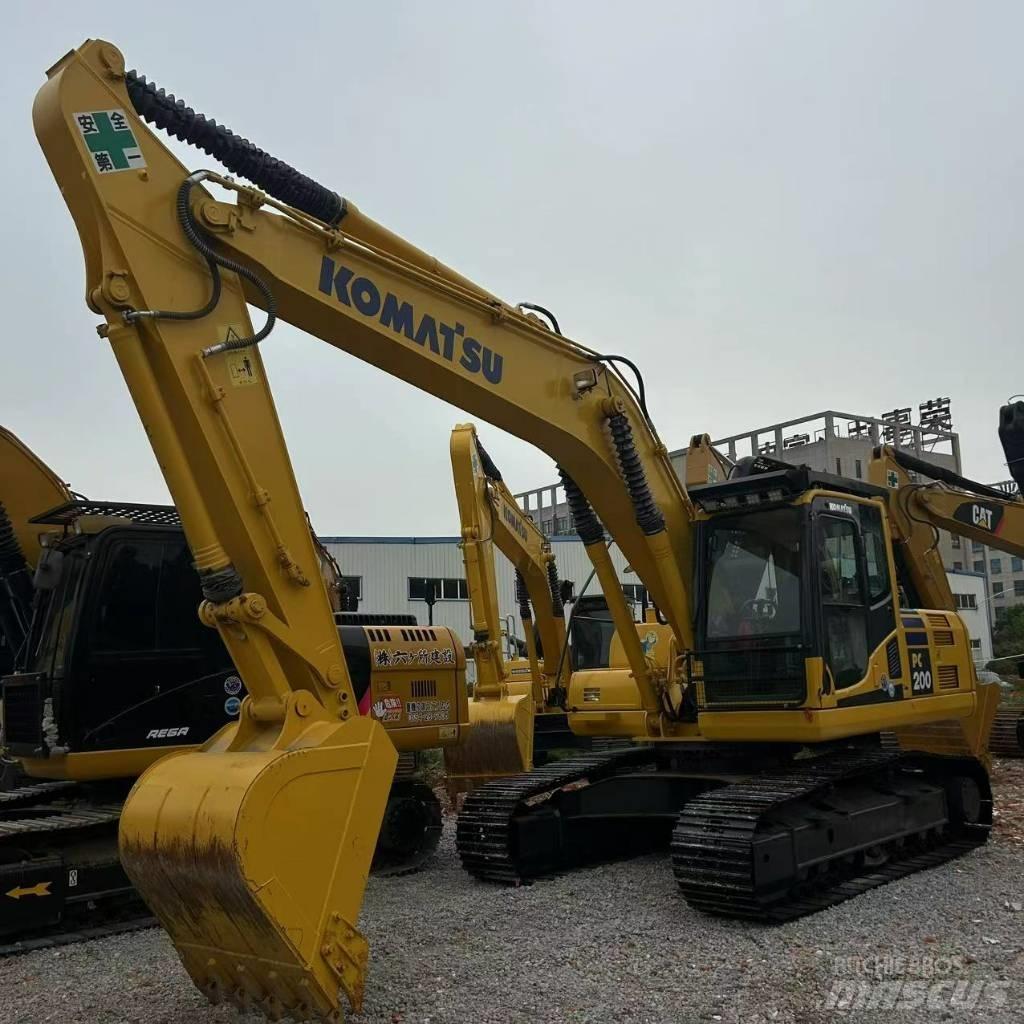 Komatsu 200-8 Koparki gąsienicowe
