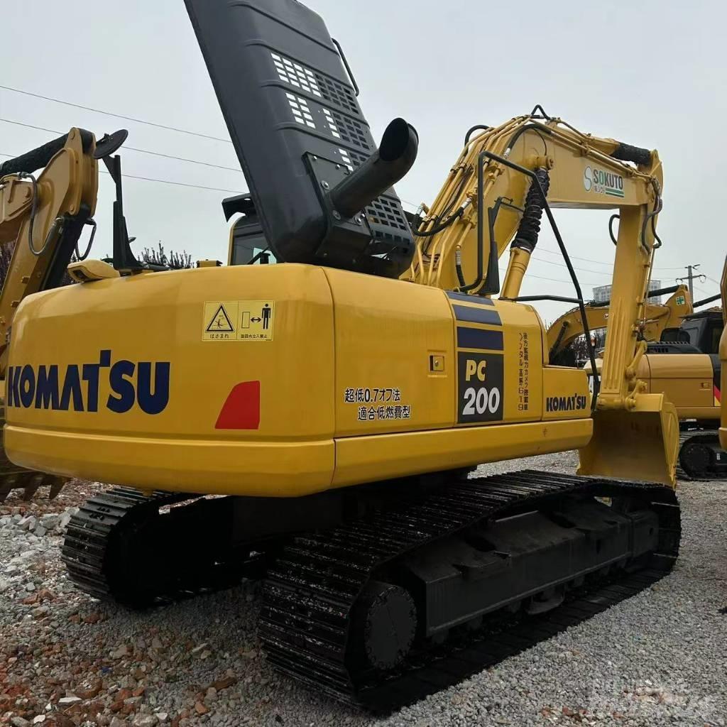 Komatsu 200-8 Koparki gąsienicowe
