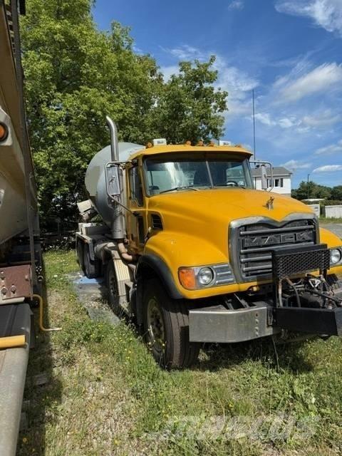 Mack CV 713 Samojezdne pompy do betonu