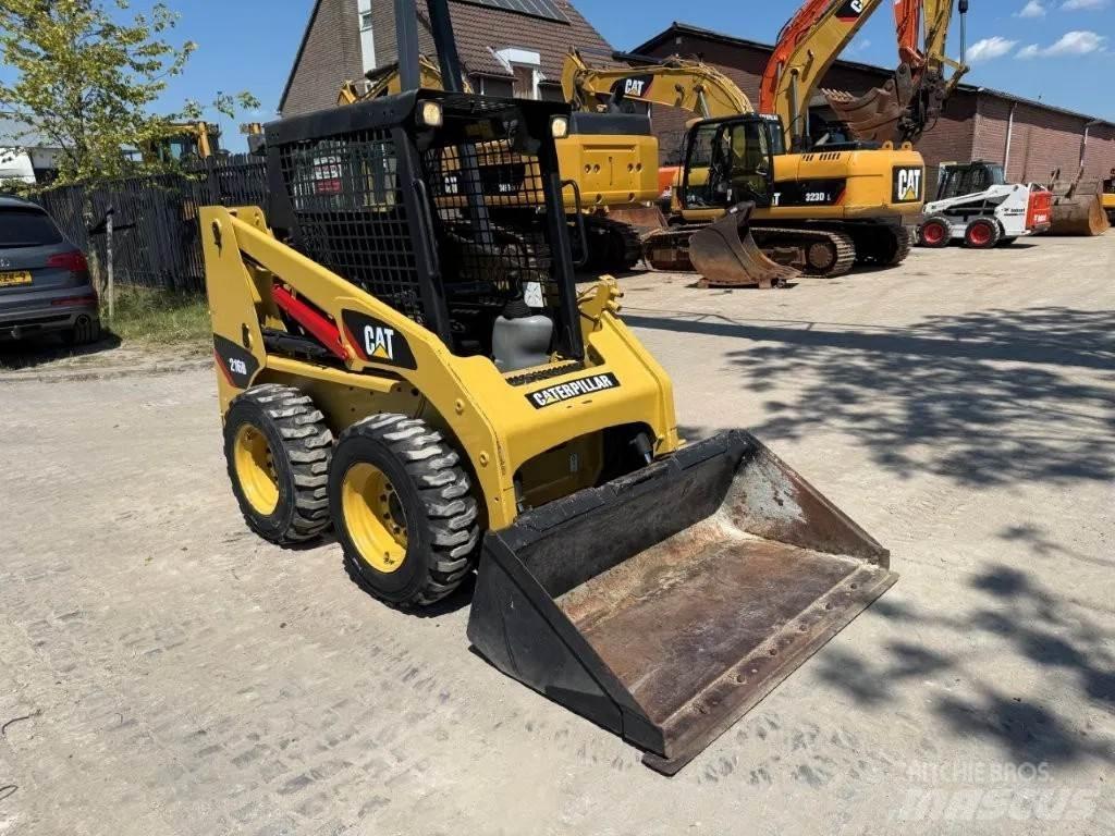 CAT 216B (226,S130) Ładowarki burtowe