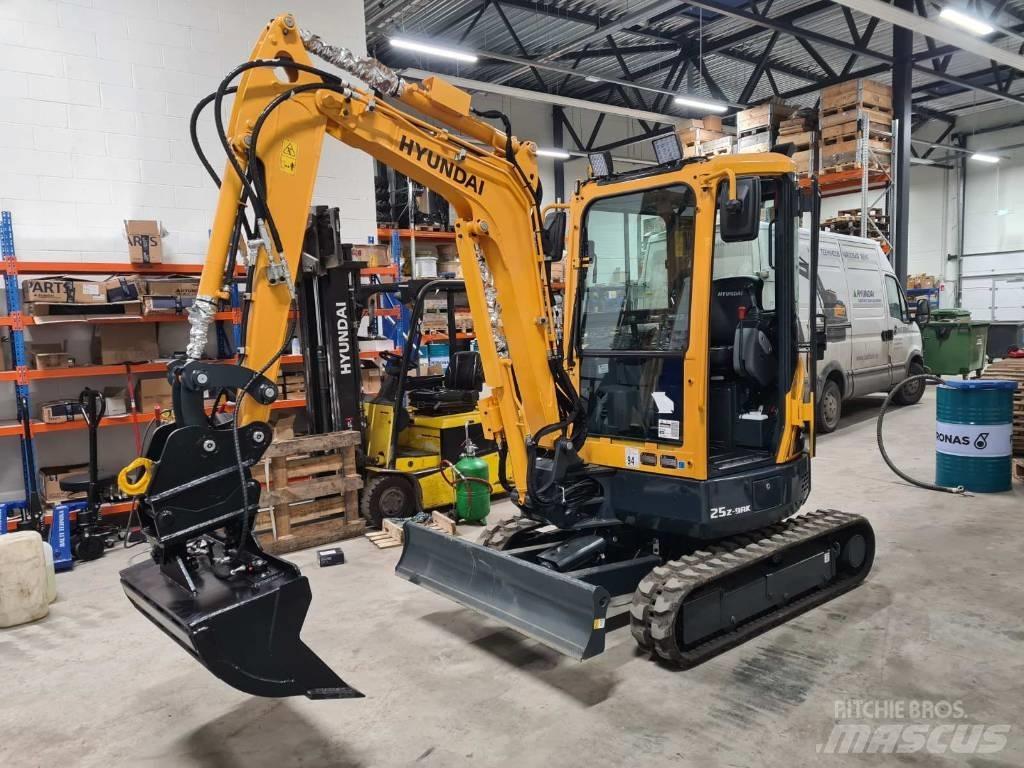 Hyundai R25-9AK Minikoparki