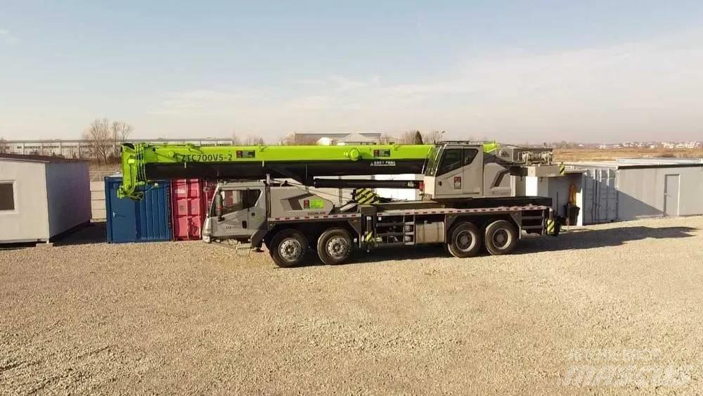 Zoomlion ZTC700V562 Żurawie gąsienicowe