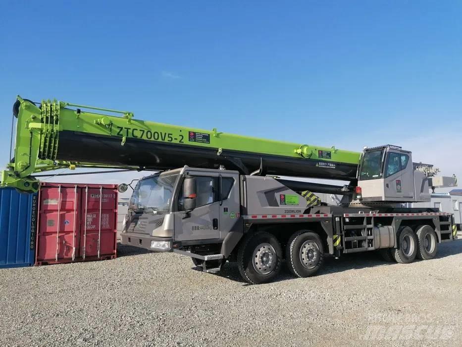 Zoomlion ZTC700V562 Żurawie gąsienicowe