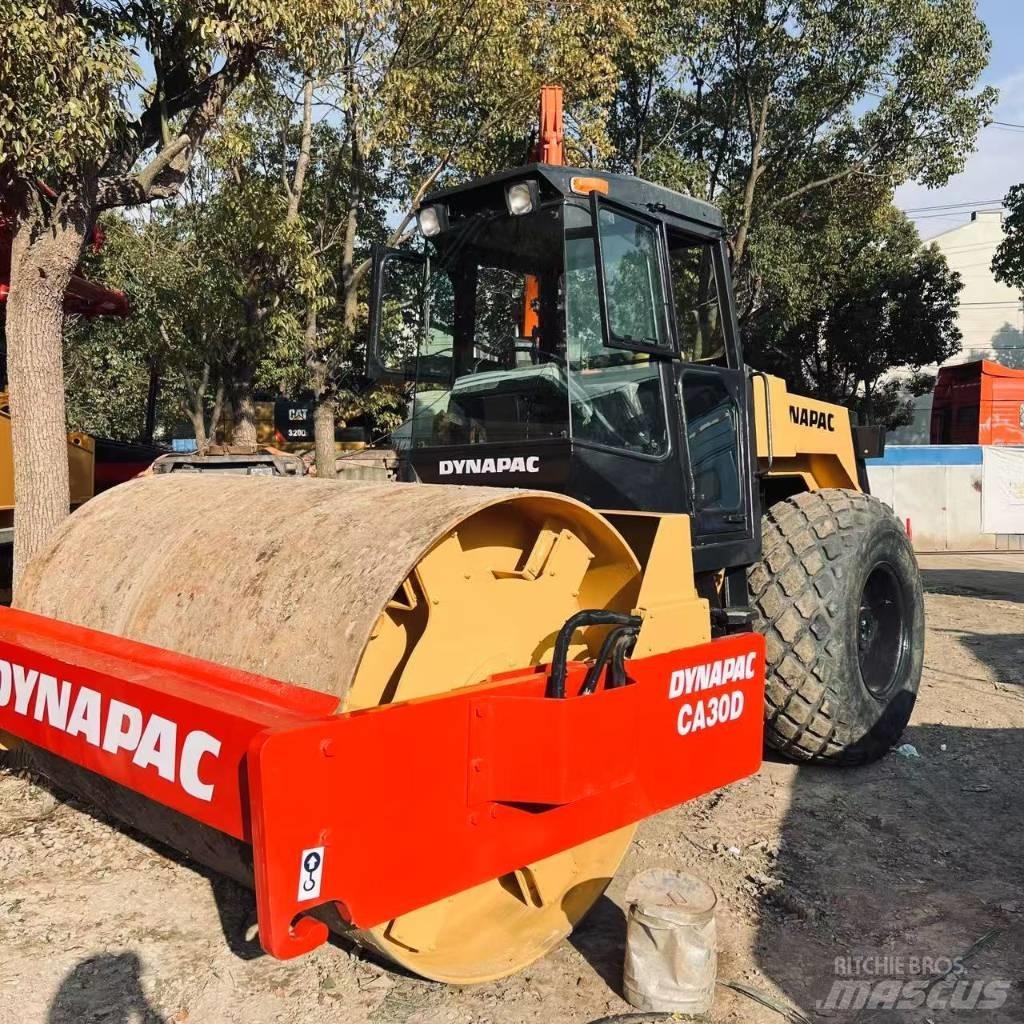 Dynapac CA 30 D Walce jednobębnowe
