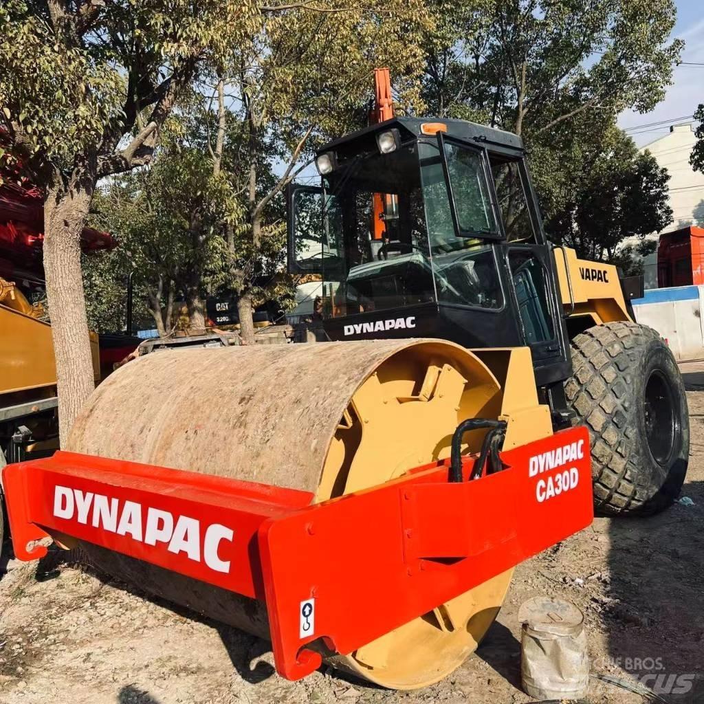 Dynapac CA 30 D Walce jednobębnowe