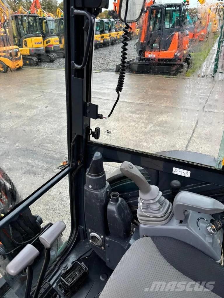 Hitachi ZX26U-6CR Minikoparki