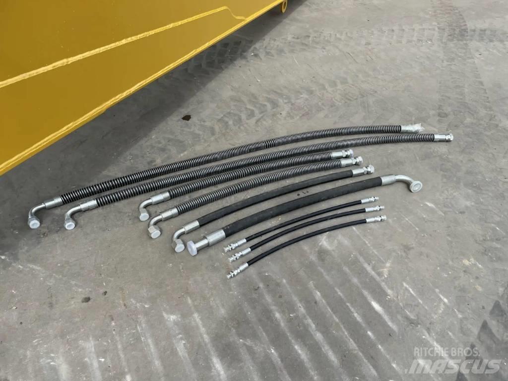 CAT 323 NG 15m Set Łyżki do koparek