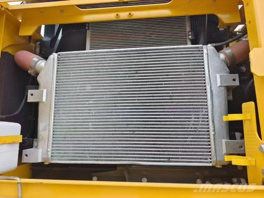 Komatsu 350-8 Koparki gąsienicowe
