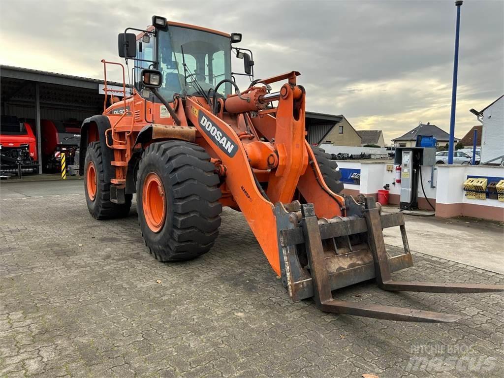 Doosan DL 300 Ładowarki kołowe