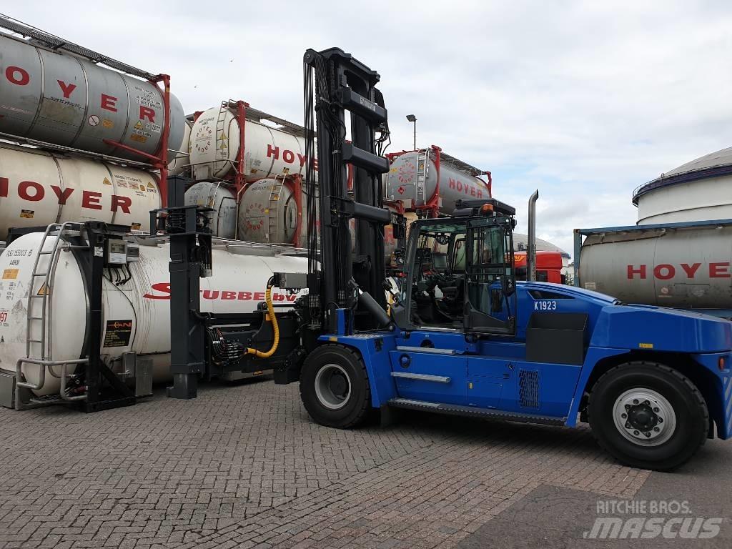 Kalmar DCG1700-12, Wozy do składowania i transportu kontenerów