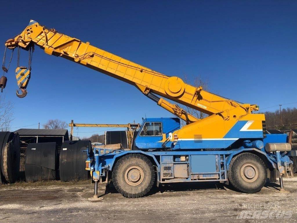 Kobelco RK 450 Żurawie terenowe