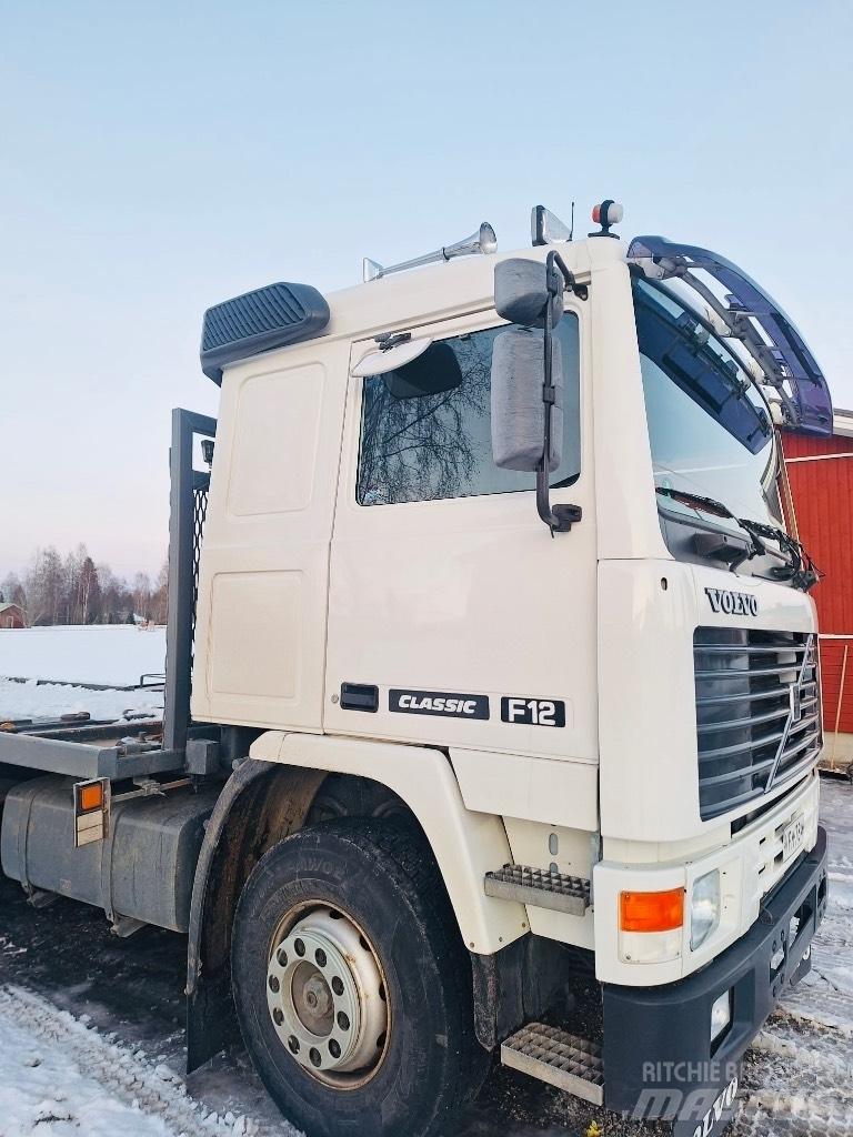Volvo F 12 Ciężarówki typu Platforma / Skrzynia