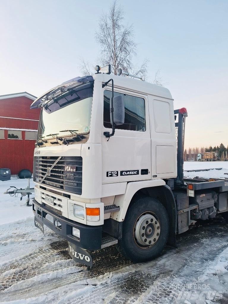 Volvo F 12 Ciężarówki typu Platforma / Skrzynia