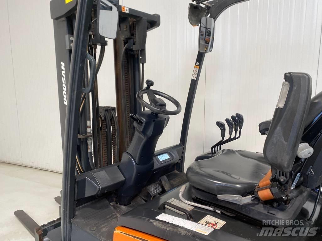 Doosan B25X-7 Wózki elektryczne