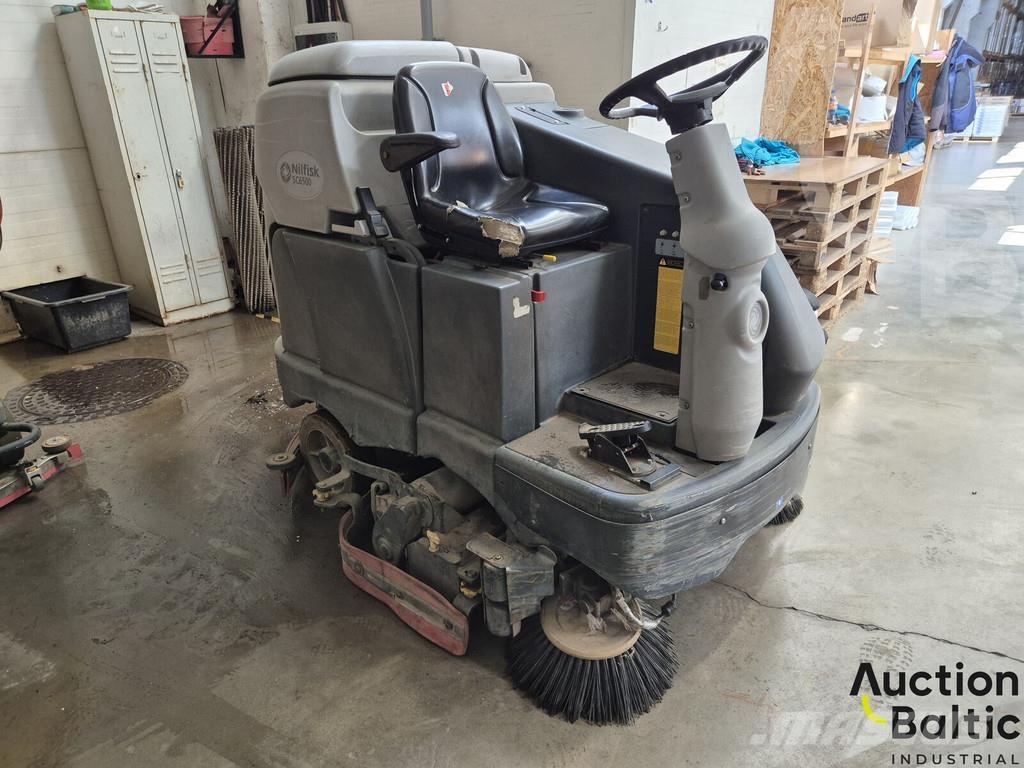 Nilfisk SC6500 Zamiatarki - Zgarniarki - Odśnieżarki