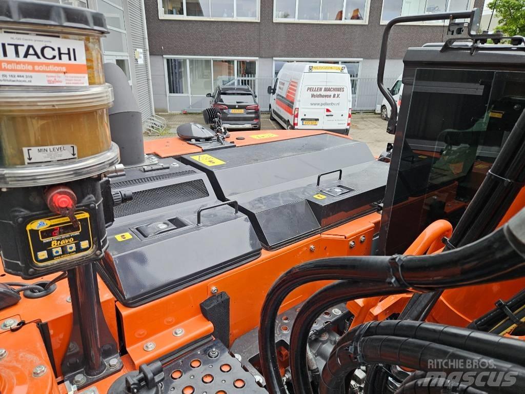 Hitachi ZX135US-7 Koparki gąsienicowe