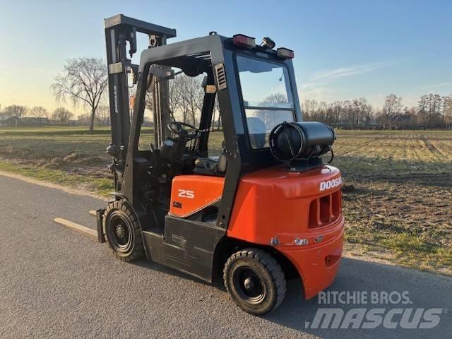 Doosan G 25 G Wózki LPG