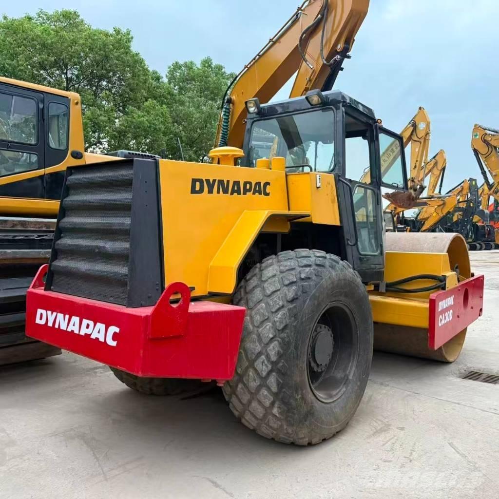 Dynapac CA 30 D Walce jednobębnowe