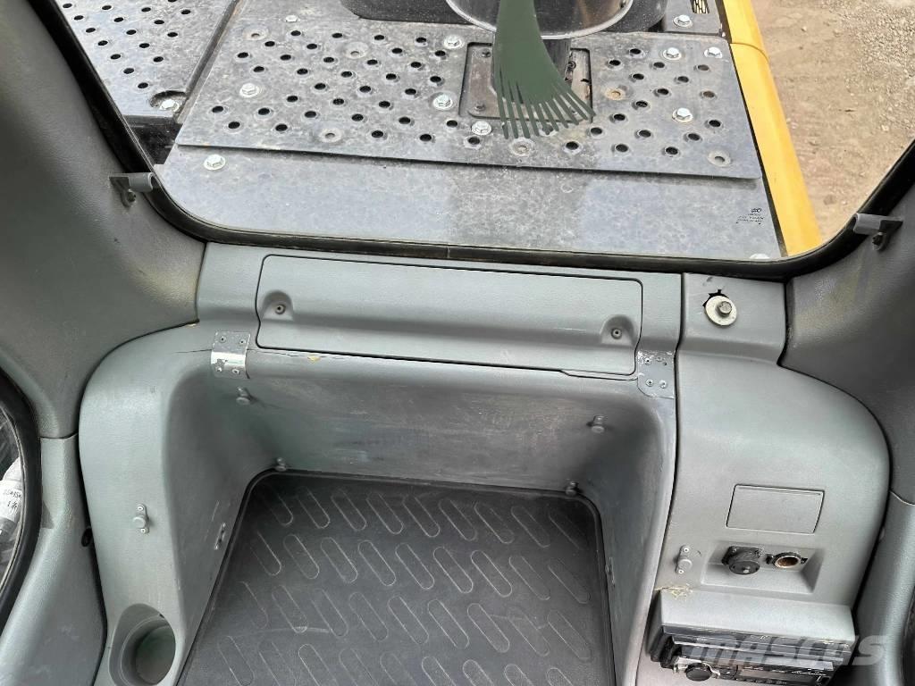 Volvo EC210D Koparki gąsienicowe