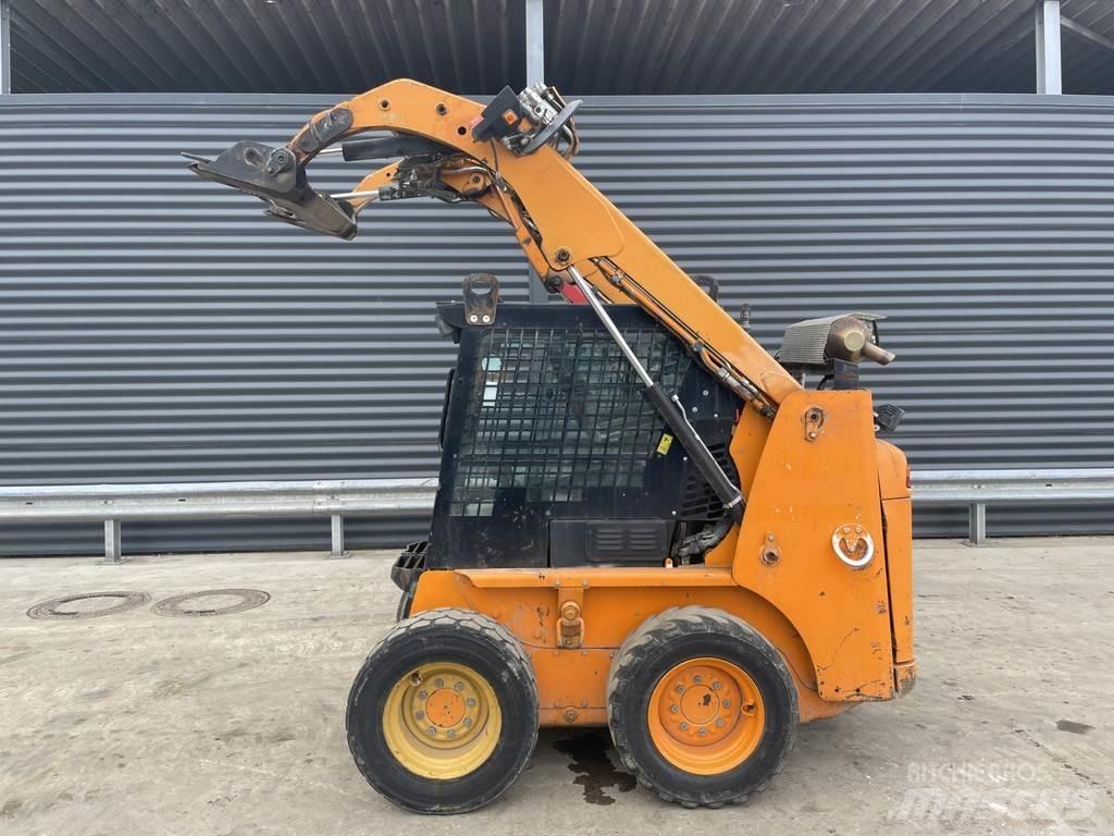 CAT 226B Skidery
