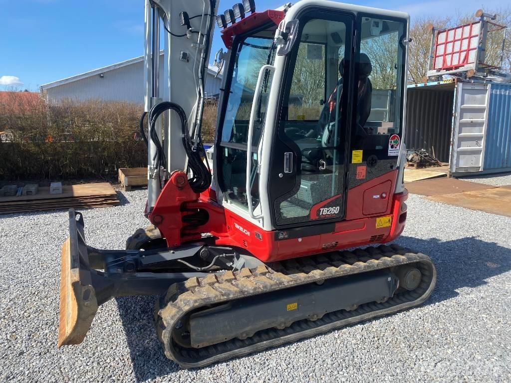 Takeuchi TB 260 Minikoparki
