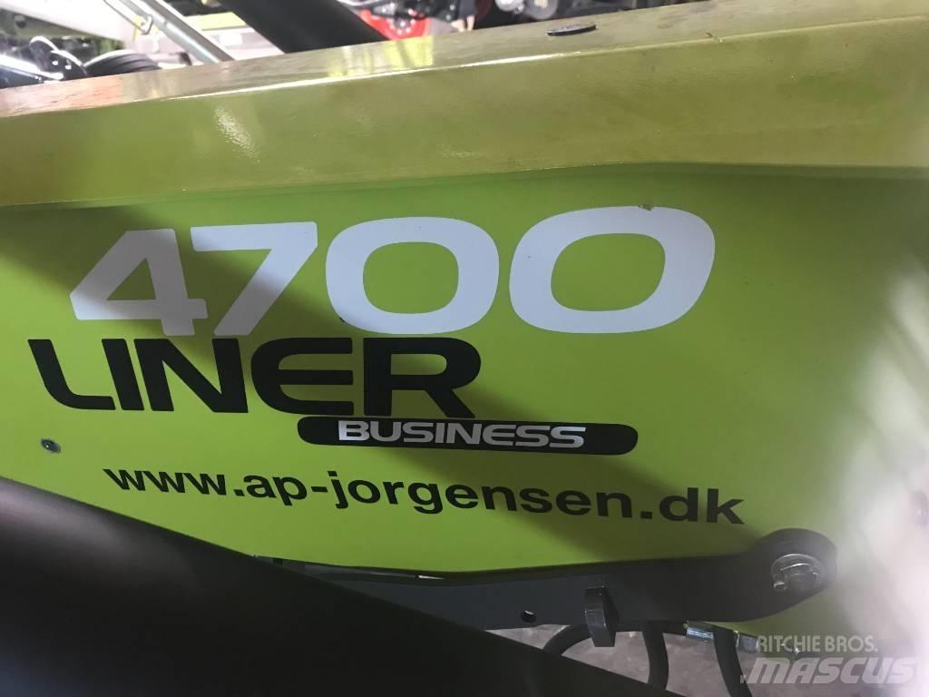 CLAAS Liner 4700 Zgrabiarki i przetrząsacze