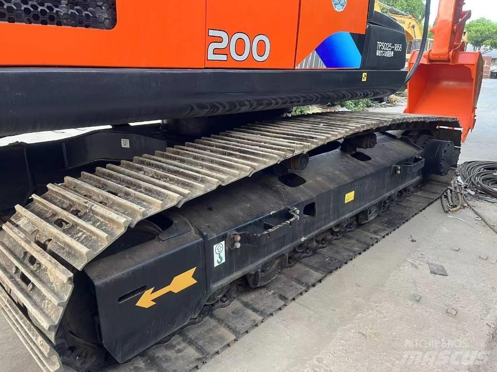 Hitachi ZX 200 Koparki gąsienicowe
