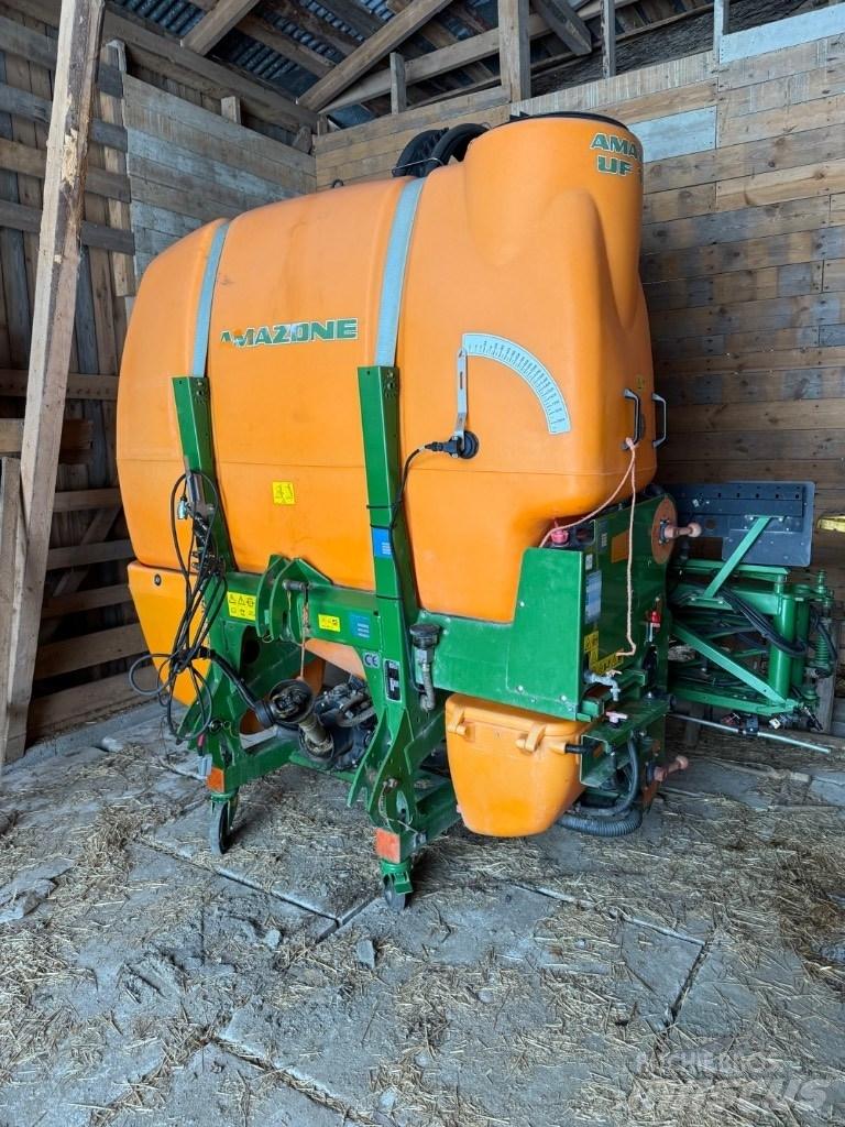 Amazone UF 1801 Zamontowane opryskiwacze