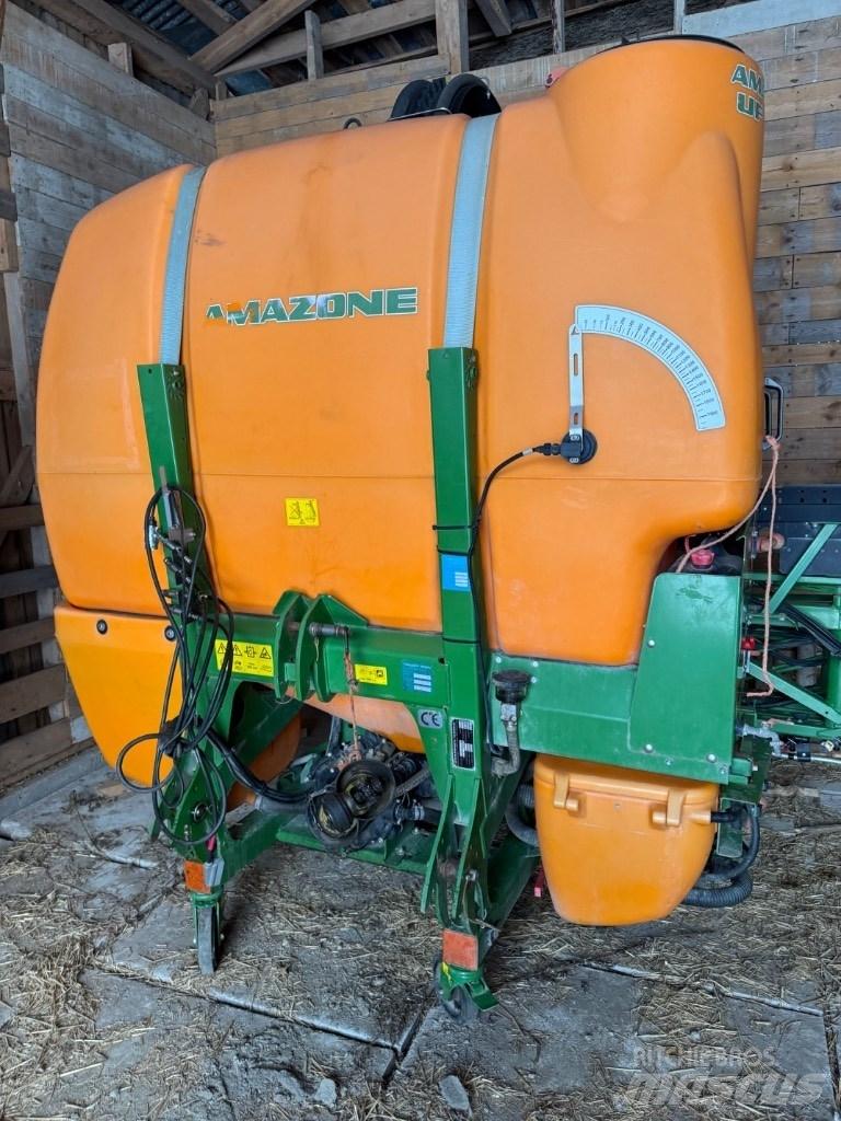 Amazone UF 1801 Zamontowane opryskiwacze