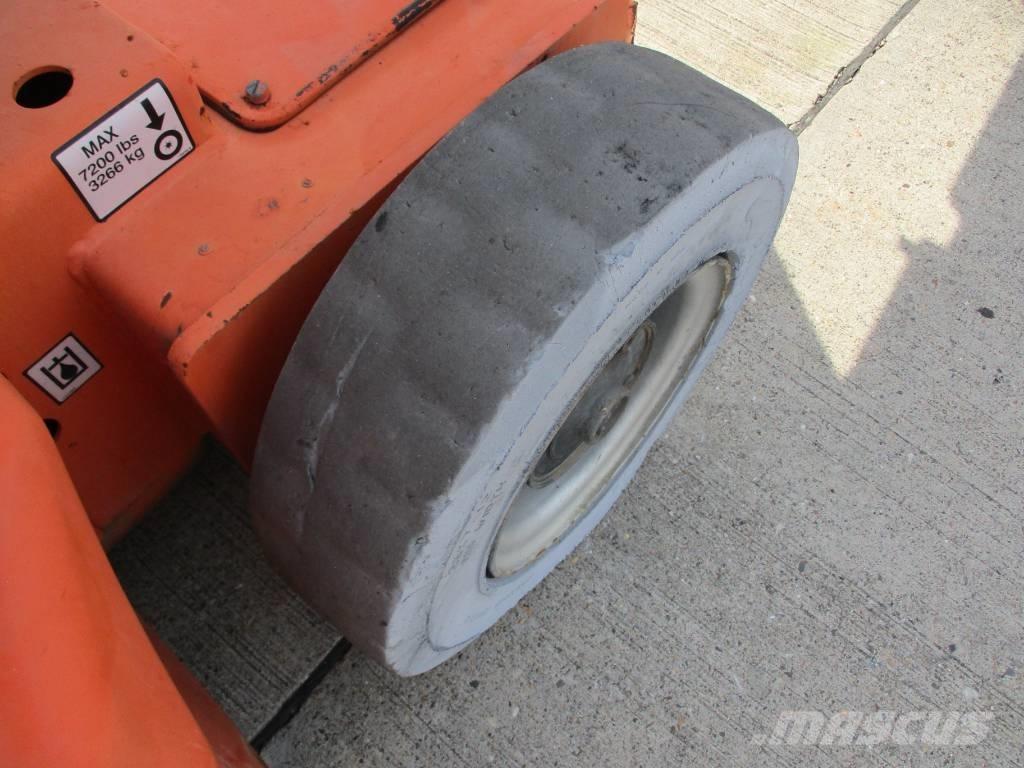 JLG E 400 AJPN (745) Kompaktowe samojezdne wysięgniki podnośnikowe