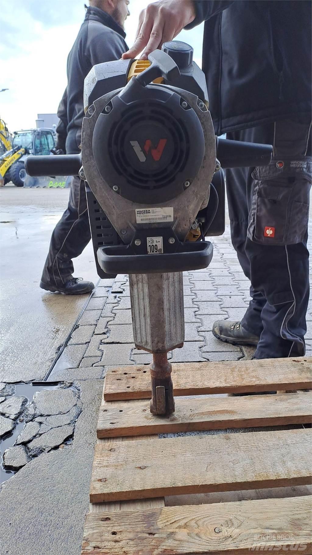Wacker Neuson BH55 Ubijaki