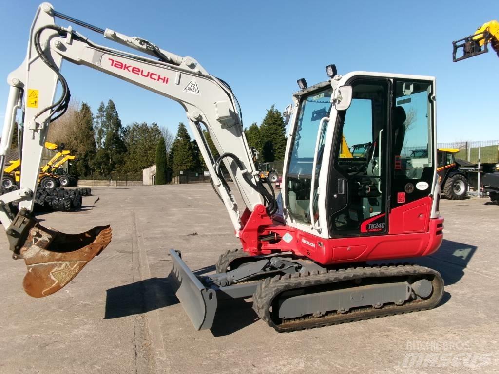 Takeuchi TB 240 Minikoparki