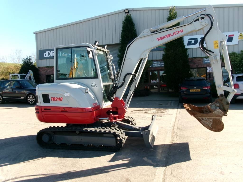 Takeuchi TB 240 Minikoparki