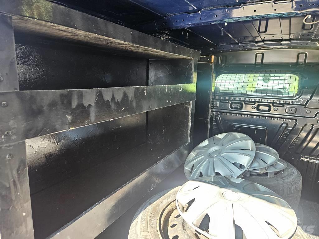 Ford Transit Connect Busy / Vany