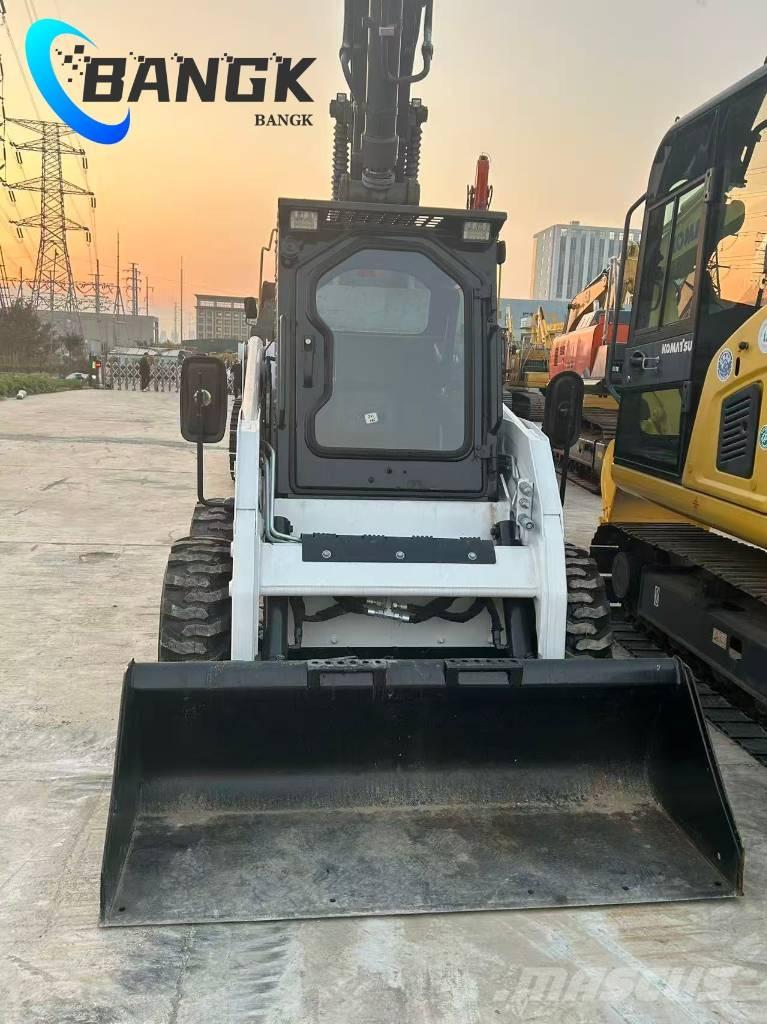  EARTHFORCE S300 Ładowarki wielofunkcyjne