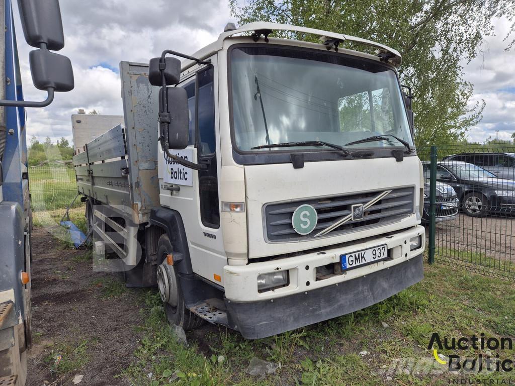 Volvo FL6 Ciężarówki typu Platforma / Skrzynia
