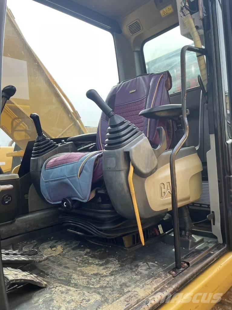 CAT 320d Koparki gąsienicowe