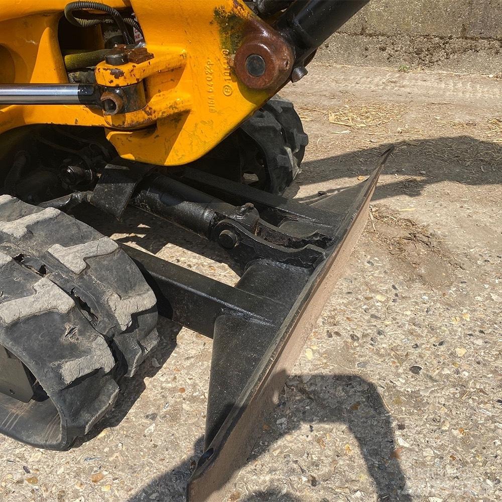 JCB 8014 Minikoparki