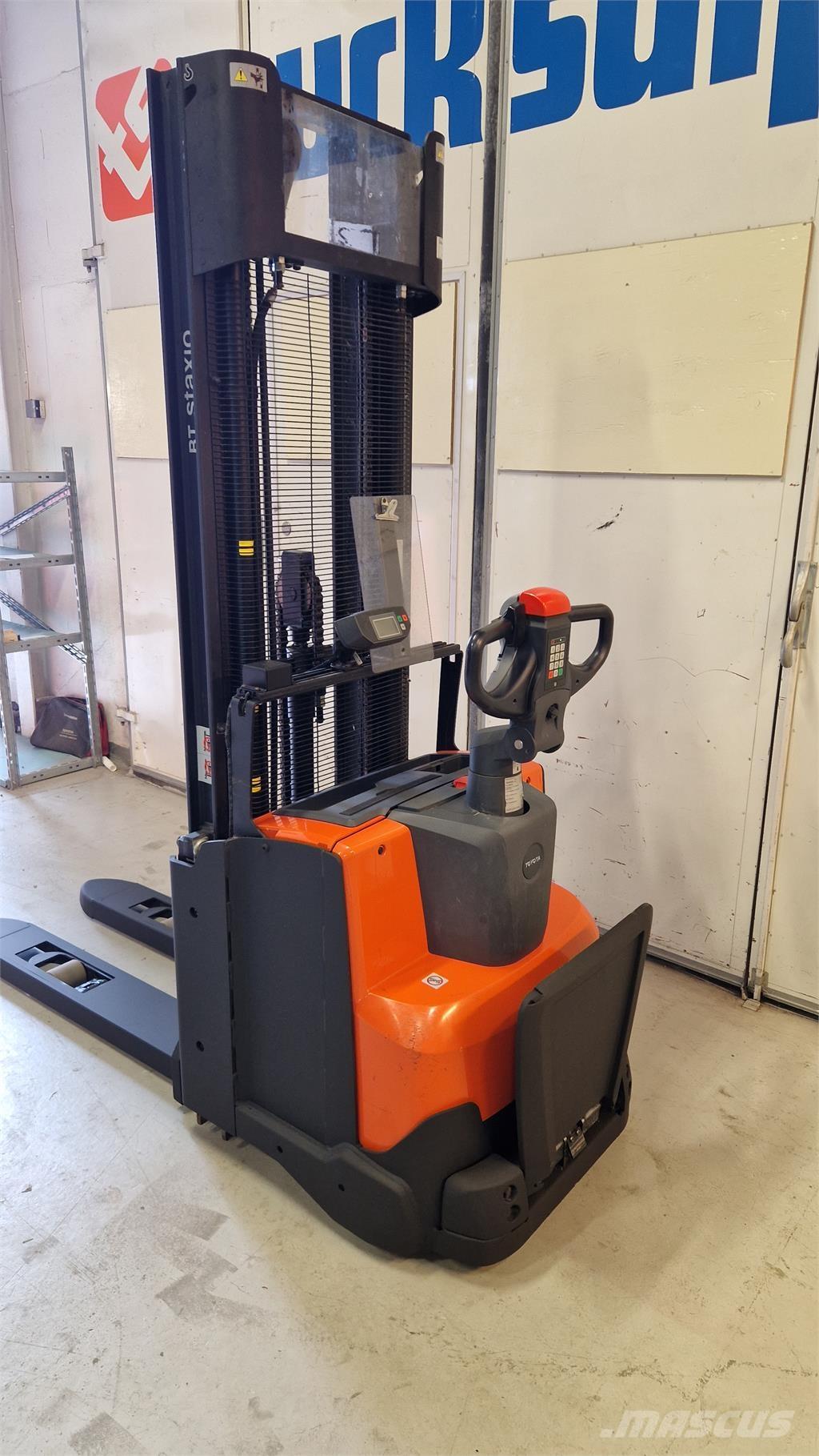 Toyota SWE140L Samojezdne maszyny do załadunku