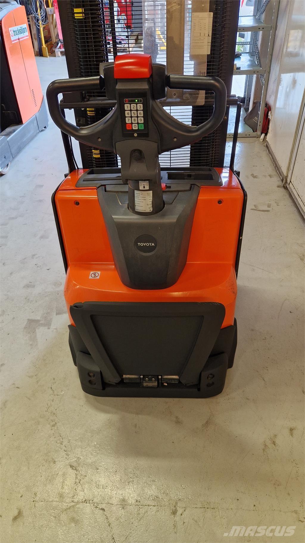 Toyota SWE140L Samojezdne maszyny do załadunku