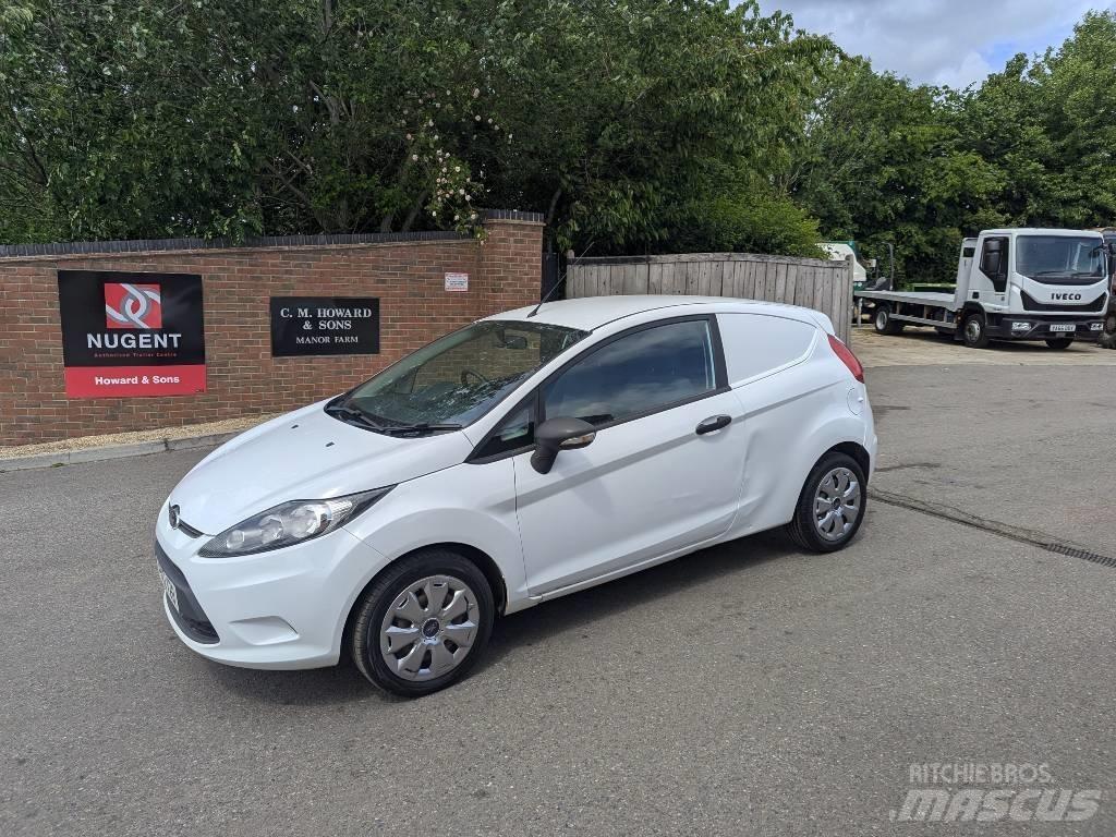 Ford Fiesta Van Busy / Vany
