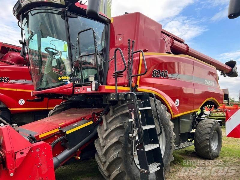 Case IH 8240 Kombajny zbożowe
