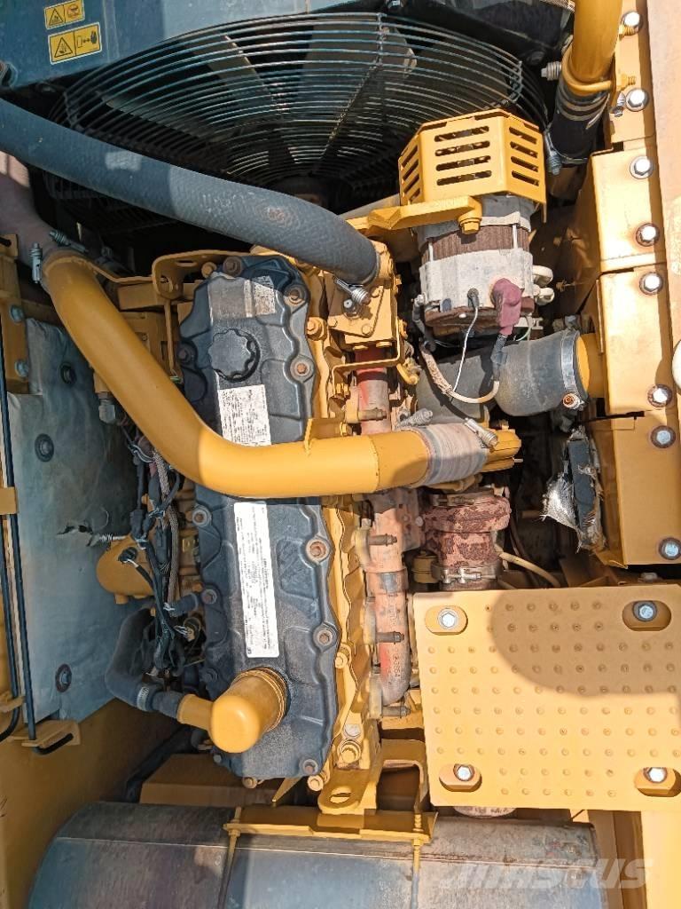 CAT 325 D Koparki gąsienicowe