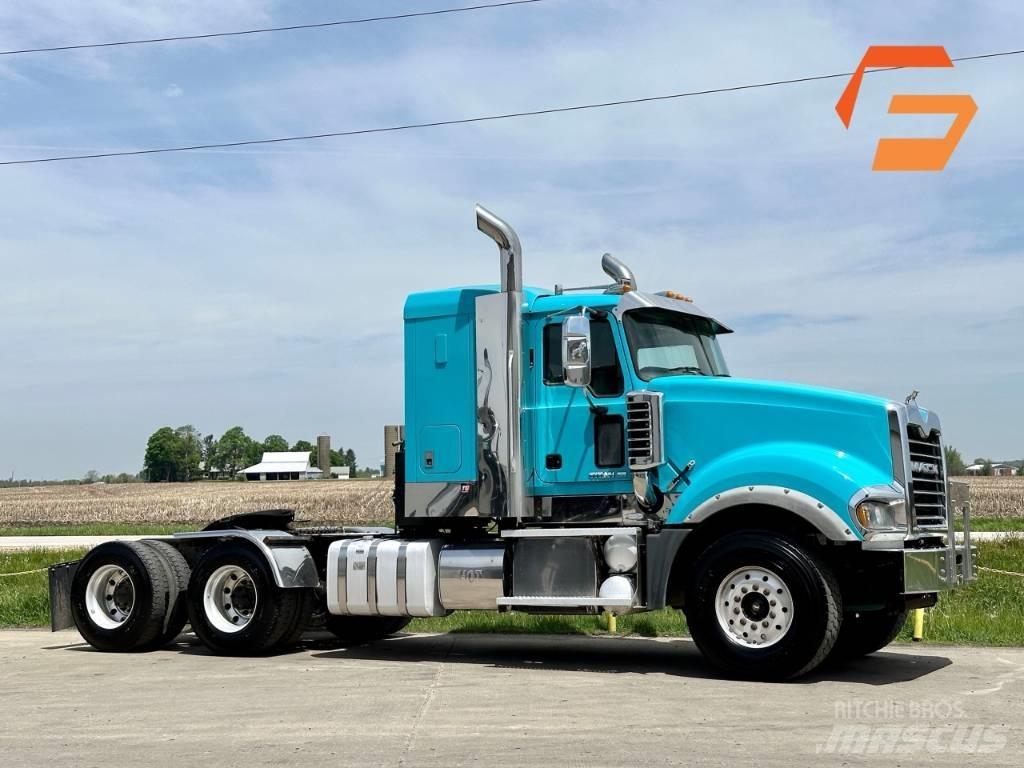 Mack Titan TD 713 Inne