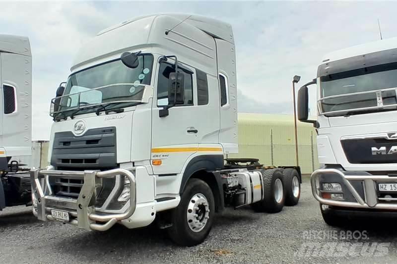 UD Quester GWE440 Inne