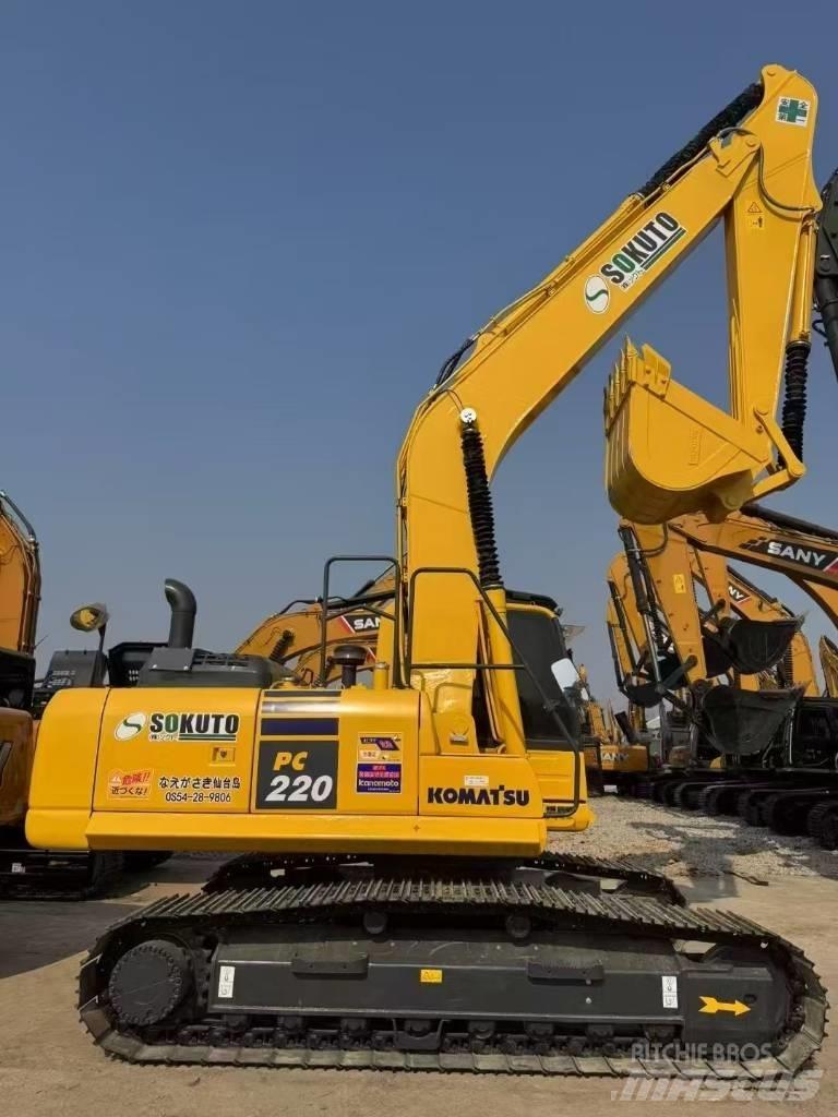 Komatsu 220-8 Koparki gąsienicowe