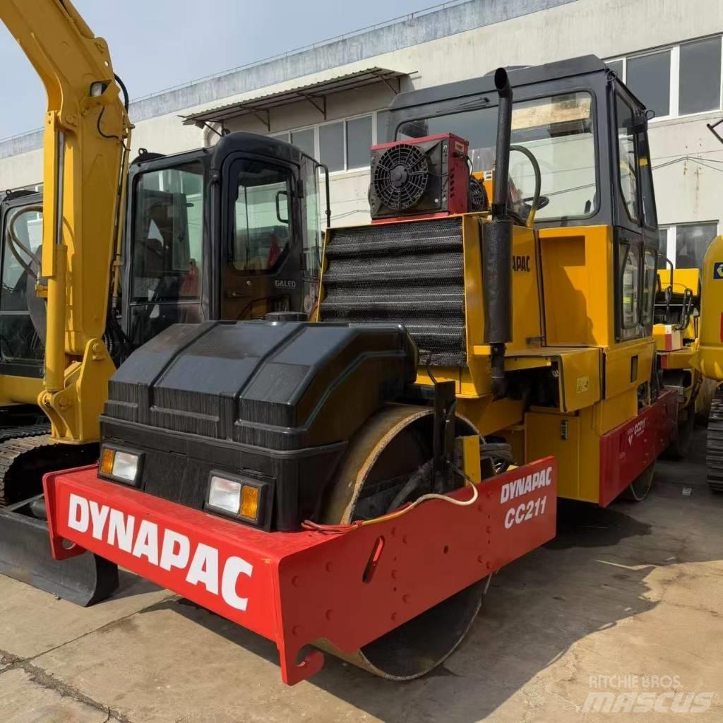 Dynapac CC 211 Walce dwubębnowe