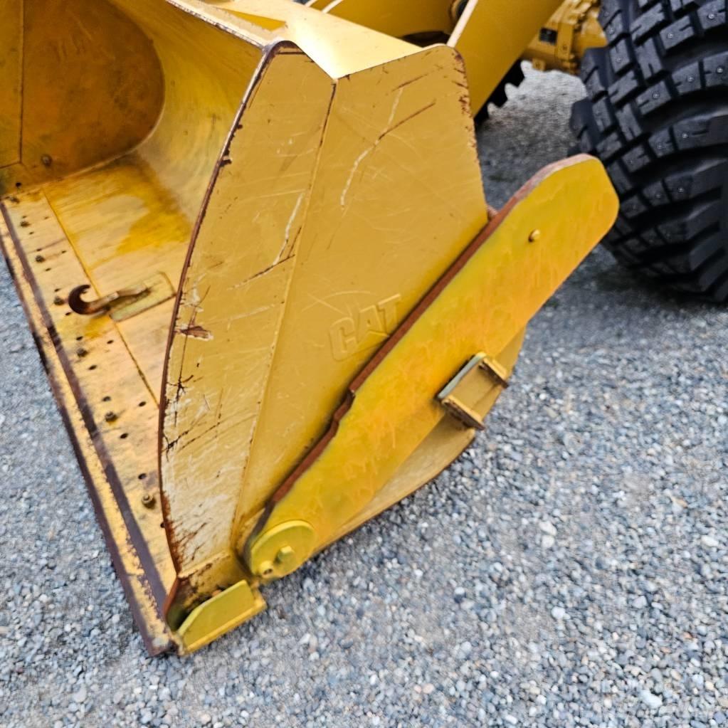 CAT 910M Ładowarki kołowe