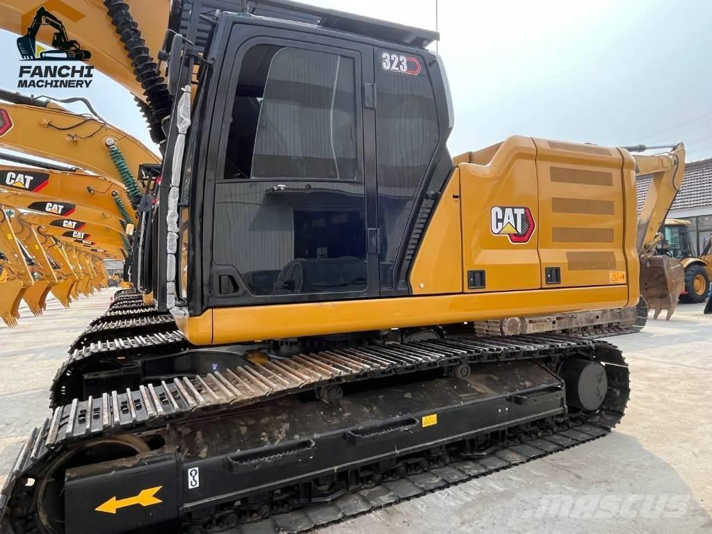 CAT 323 Koparki gąsienicowe