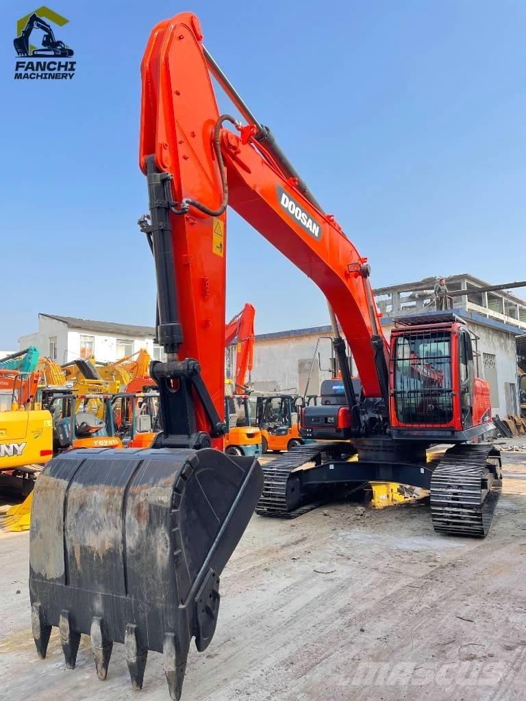 Doosan DX 300 LCA Koparki gąsienicowe